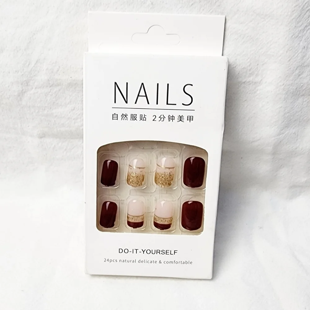 24 Pieces Fake Press On Nails
